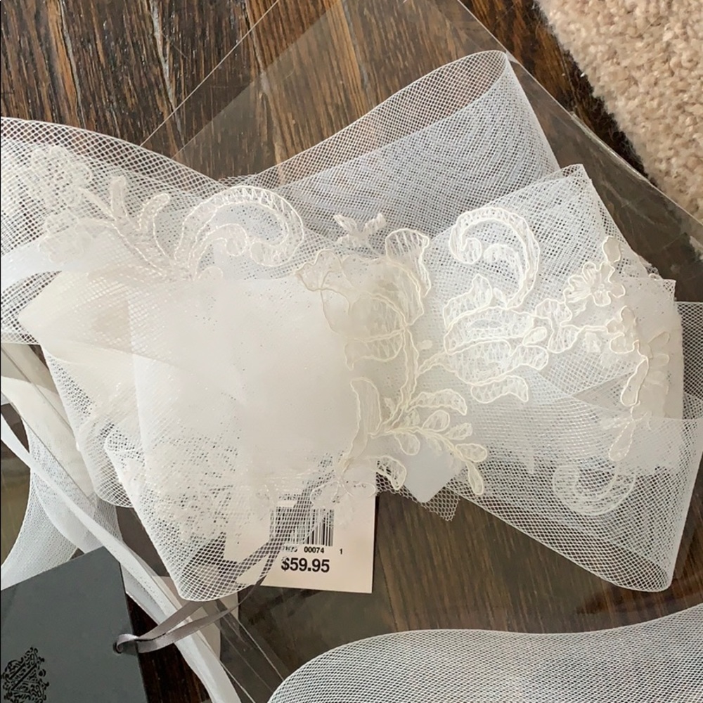 Vera Wang Ivory Horsehair Bridal Sash/Belt